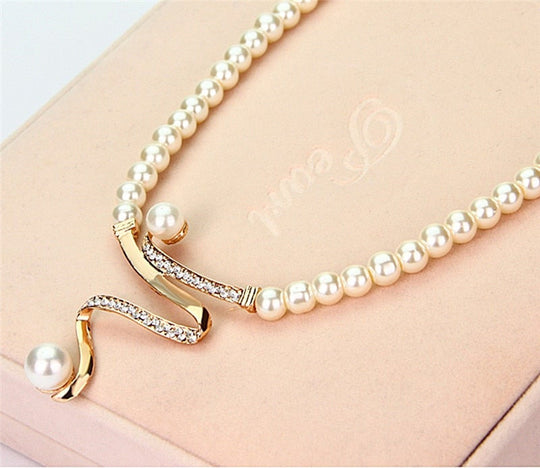 Dames Sieradenset Parelketting en Oorbellen 3