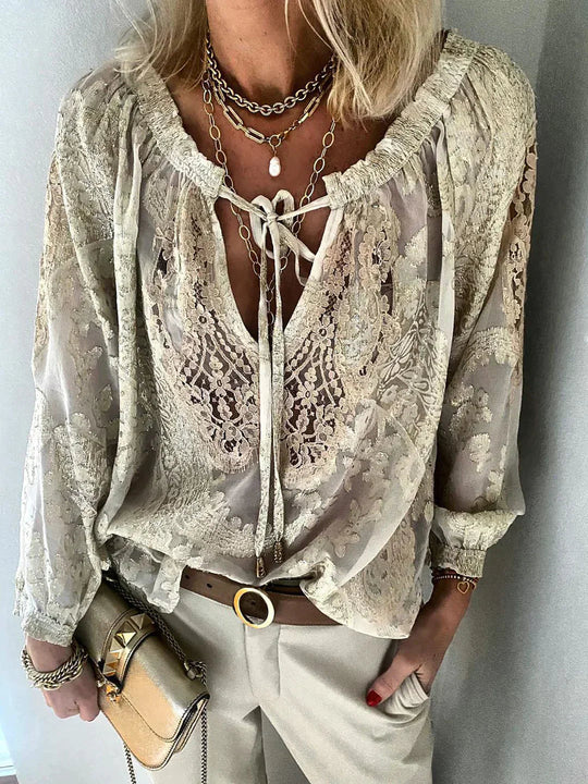 Damesblouse met Kanten Details en Uniek Design 1