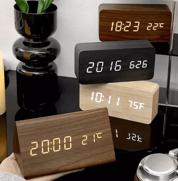 Houten Wandklok Spraakgestuurd Minimalistisch Design voor Slaapkamer en Woonkamer 3
