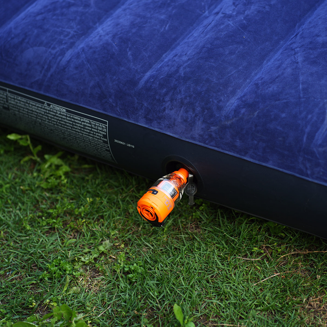 Outdoor Pomp Met Verlichting Compact Ontwerp 2-in-1 Voor Kamperen En Wandelen 1