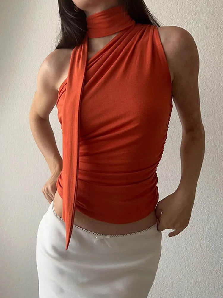 Dames haltertop met open rug en blote schouders