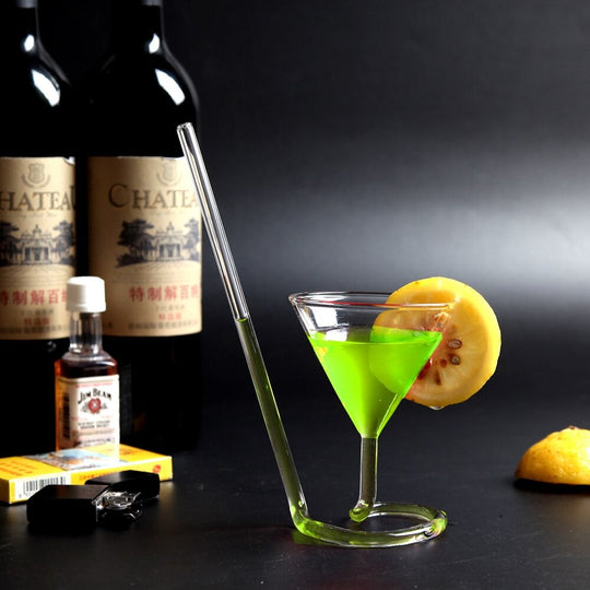 Cocktailglas met spiraalvormige rietjes